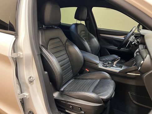Used 2018 Alfa Romeo Stelvio Ti Sport image 35