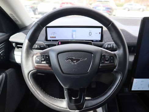 Used 2021 Ford Mustang Mach-E Premium image 15