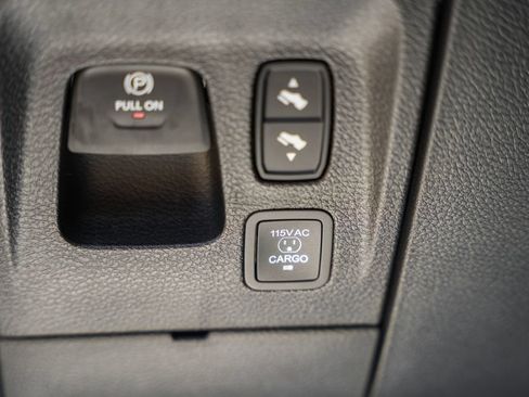 New 2026 RAM 1500 Laramie AWD/4WD image 39