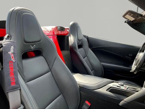 Used 2017 Chevrolet Corvette Stingray Convertible RWD image 29