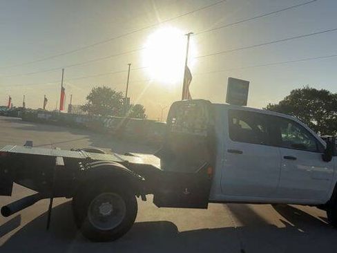 Used 2025 Chevrolet Silverado 3500 W/T w/ WT Convenience Package AWD/4WD image 9