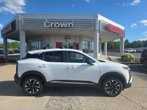 New 2026 Nissan Kicks SV AWD/4WD image 2