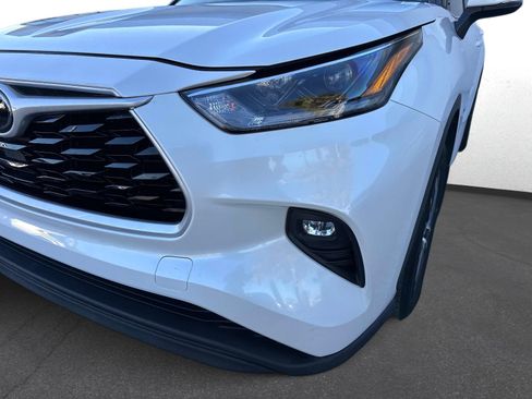 Used 2021 Toyota Highlander XLE image 9