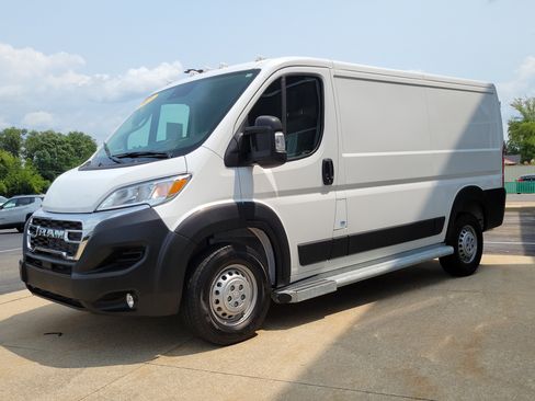 Used 2025 RAM ProMaster 2500 w/ U-Haul Equipment Group FWD image 2