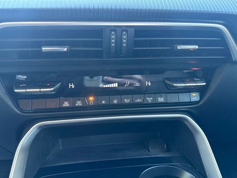 Certified 2025 MAZDA CX-90 3.3 Turbo w/ Select Package AWD/4WD image 15