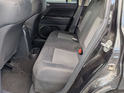 Used 2011 Jeep Patriot Latitude FWD image 19