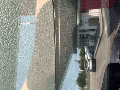 Used 1993 Toyota Pickup Deluxe image 16