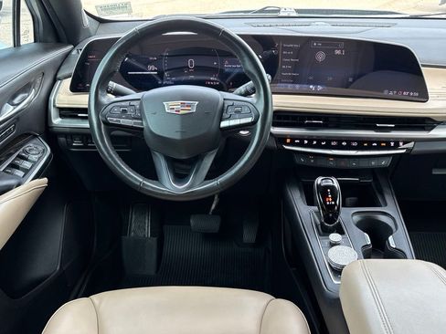 Used 2024 Cadillac XT4 Premium Luxury FWD image 11