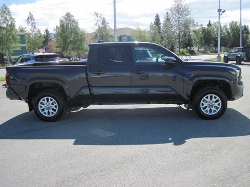 Used 2024 Toyota Tacoma SR5 AWD/4WD image 3