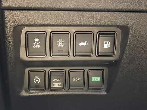 Used 2018 Nissan Rogue SL AWD/4WD image 23