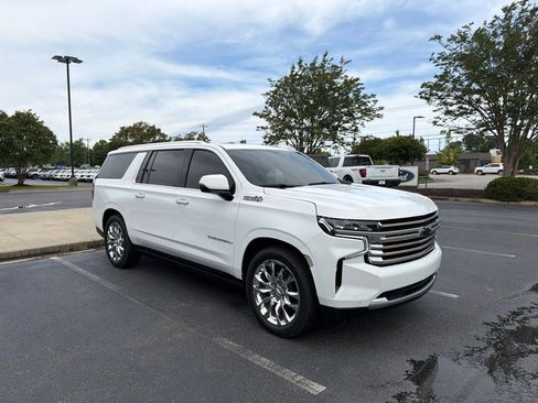 Used 2022 Chevrolet Suburban High Country AWD/4WD image 13