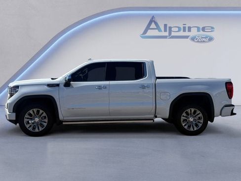 Used 2024 GMC Sierra 1500 Denali w/ Technology Package AWD/4WD image 2