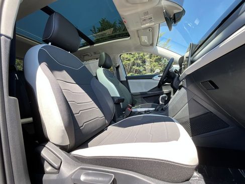 New 2025 Volkswagen Taos SE image 11