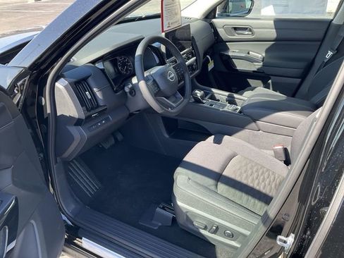 New 2026 Nissan Pathfinder SV image 9