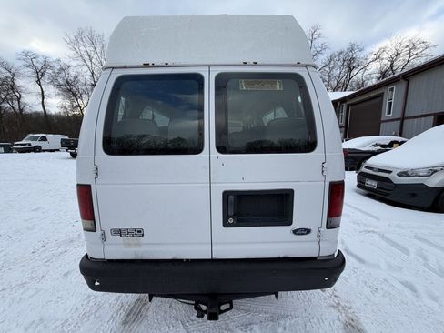 Used 2004 Ford E-350 and Econoline 350 Extended Super Duty image 5