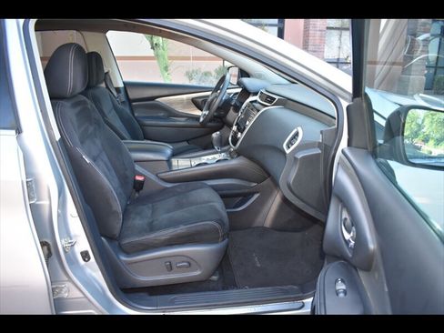 Used 2017 Nissan Murano SV w/ Premium Plus Package image 29