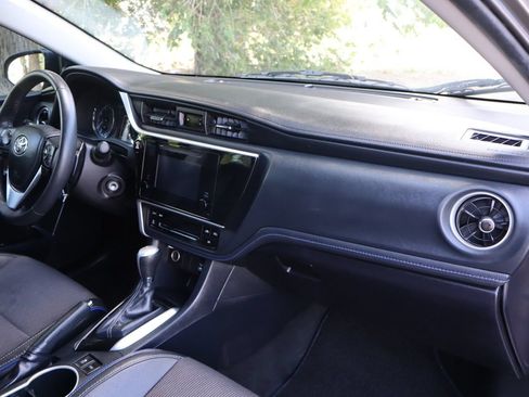 Used 2018 Toyota Corolla SE w/ Carpet Mat Package (TMS) FWD image 17