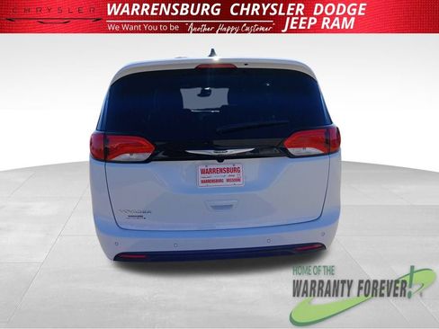 New 2026 Chrysler Voyager LX FWD image 5