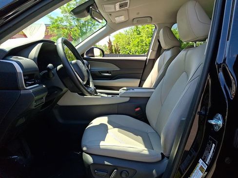Certified 2024 Toyota Grand Highlander AWD image 14