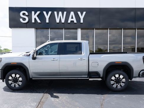 New 2026 GMC Sierra 3500 Denali w/ Technology Package AWD/4WD image 2