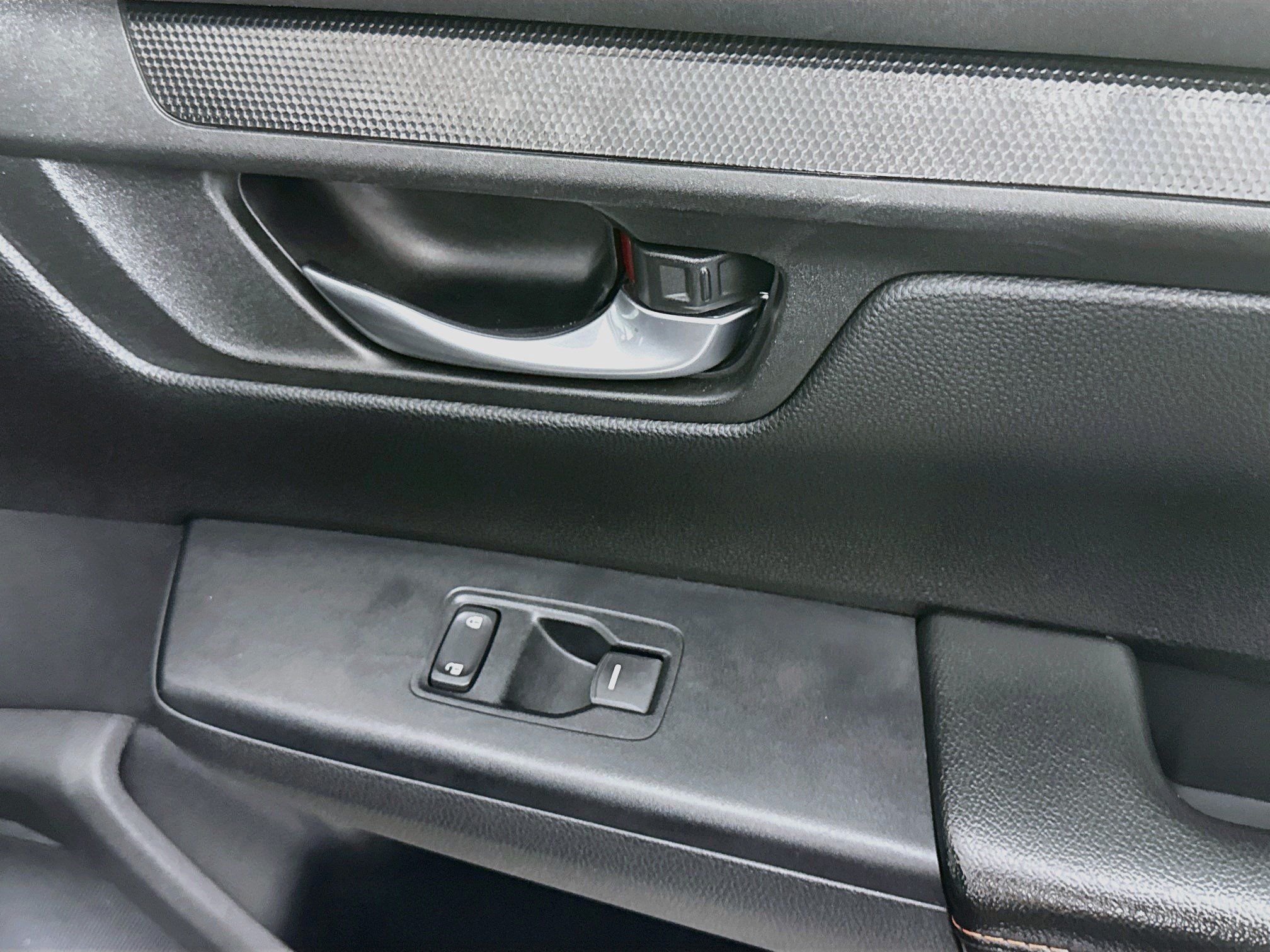 Used 2025 Honda CR-V Sport-L image 32
