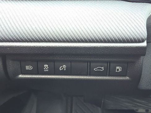 Used 2025 Toyota Camry SE w/ Convenience Package image 10