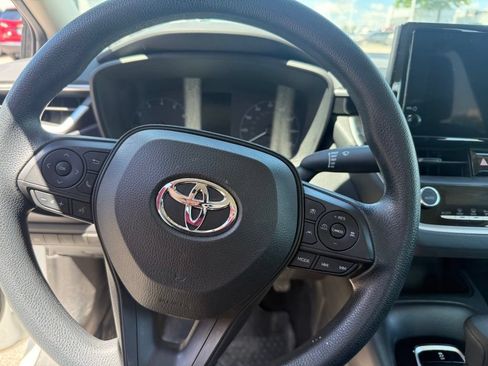 Used 2023 Toyota Corolla LE w/ Carpet Mat Package (TMS) FWD image 8