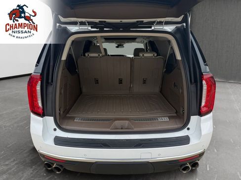Used 2023 GMC Yukon XL Denali AWD/4WD image 18