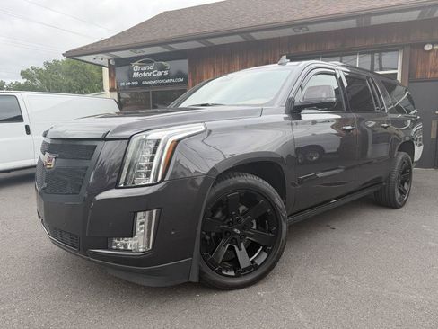 Used 2017 Cadillac Escalade ESV Platinum AWD/4WD image 1