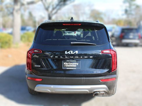 Certified 2022 Kia Telluride S image 8