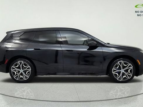 Used 2024 BMW iX xDrive50 w/ Premium Package AWD/4WD image 10