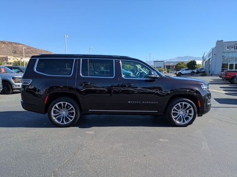 Used 2023 Jeep Grand Wagoneer Series II AWD/4WD image 2