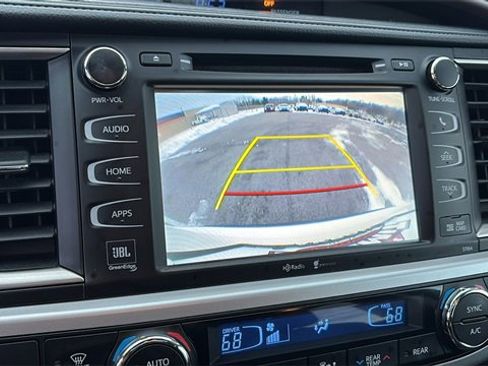 Used 2015 Toyota Highlander Limited image 13