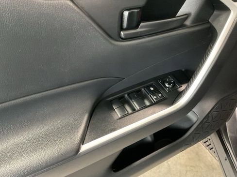 Used 2025 Toyota RAV4 LE AWD/4WD image 17