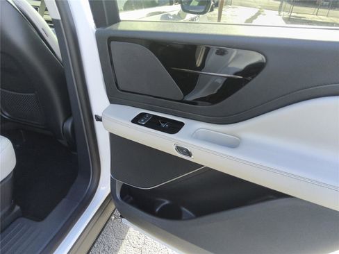 New 2026 Lincoln Aviator 2WD image 20