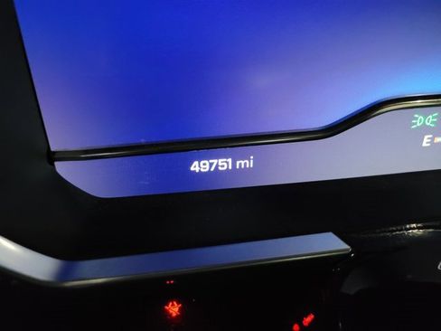 Used 2022 Chevrolet Silverado 1500 LT image 3