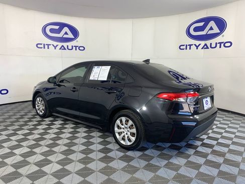 Used 2021 Toyota Corolla LE image 5