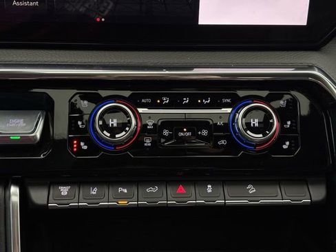 New 2026 GMC Sierra 2500 Denali w/ Denali Reserve Package AWD/4WD image 28