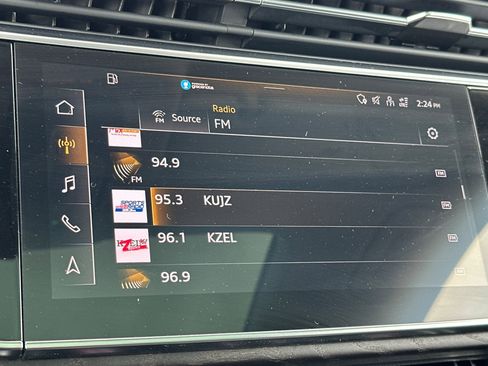 Used 2023 Audi Q8 Premium Plus w/ Premium Plus Package image 21