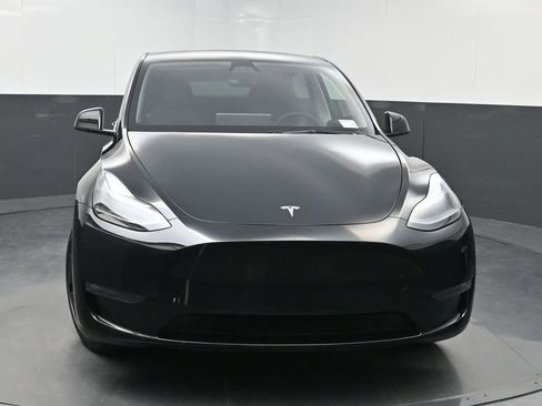 Used 2025 Tesla Model Y Long Range AWD/4WD image 36