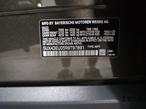 Certified 2024 BMW X5 xDrive50e w/ Premium Package image 38