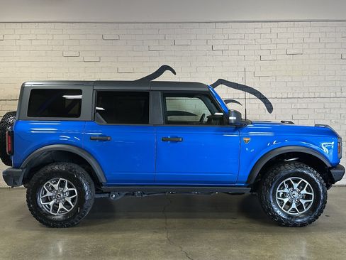 Used 2024 Ford Bronco Badlands AWD/4WD image 3