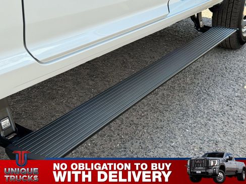 Used 2024 RAM 3500 Laramie image 12