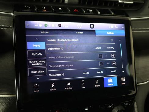 Used 2023 Jeep Grand Cherokee Limited w/ Black Appearance Package image 34