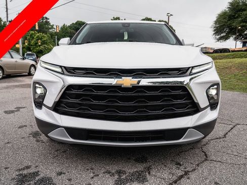 Used 2023 Chevrolet Blazer LT FWD image 2