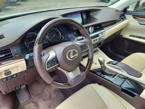 Used 2017 Lexus ES 350 w/ Navigation System Package FWD image 21
