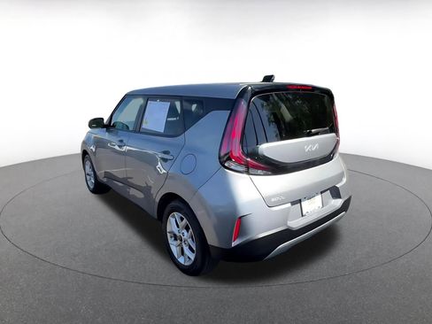 Used 2025 Kia Soul LX w/ LX Technology Package FWD image 11