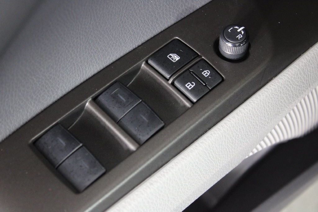 Used 2023 Toyota Camry SE FWD image 21