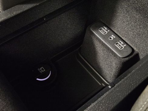 Used 2023 Dodge Charger SXT RWD image 19