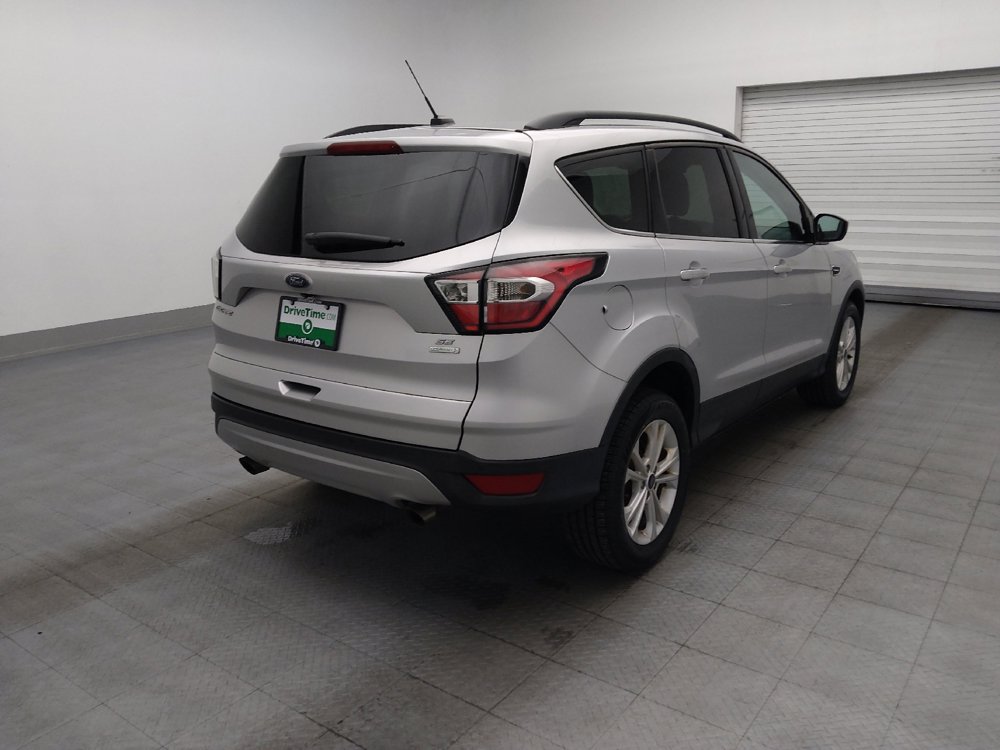 Used 2017 Ford Escape SE w/ Equipment Group 201A FWD image 9